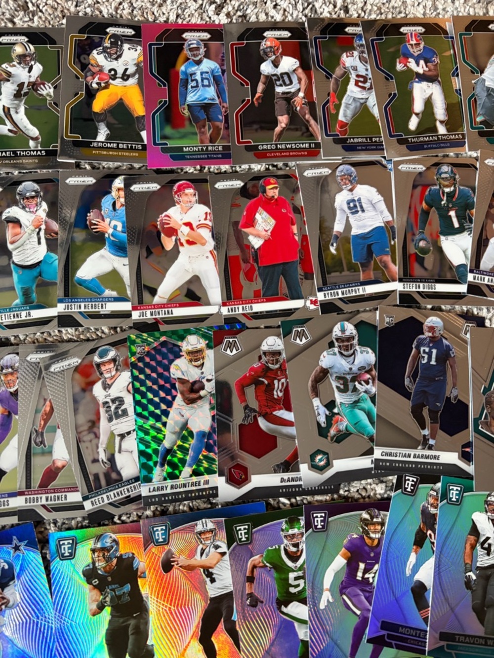 Lot of 84 mixed years Panini 2022-2025 football cards - Picture 6 of 12